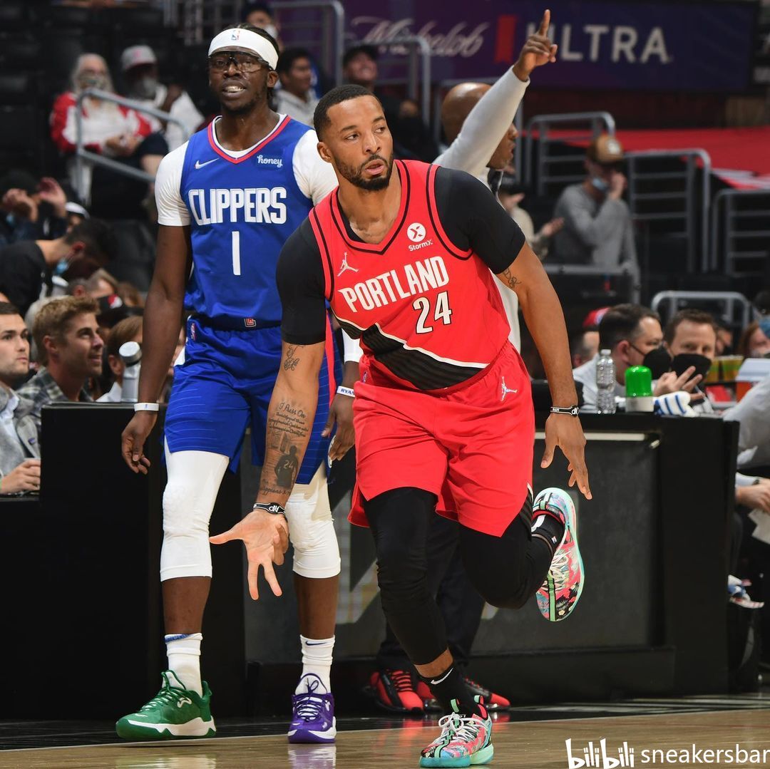 需求不足的 需求不足的